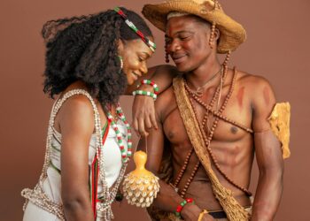 couple wearing promise rings