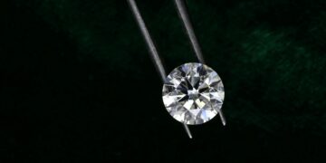 moissanite diamond comparison