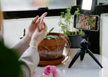 online ring design interface