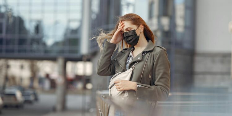 woman wearing a line skirt